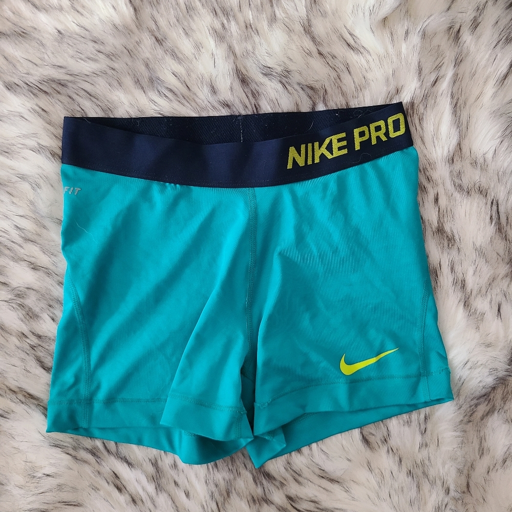 Small Nike spandex shorts